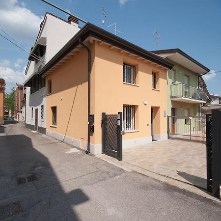 Apartamento Casa Gemma - Big Family House With Free Parking San Giovanni Lupatoto Exterior foto