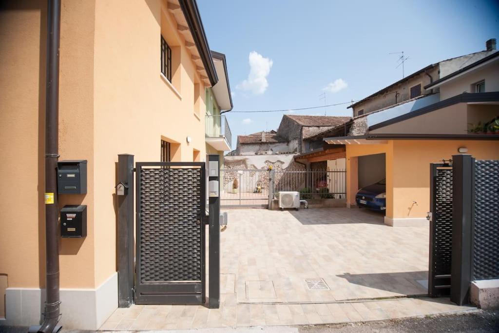 Apartamento Casa Gemma - Big Family House With Free Parking San Giovanni Lupatoto Exterior foto
